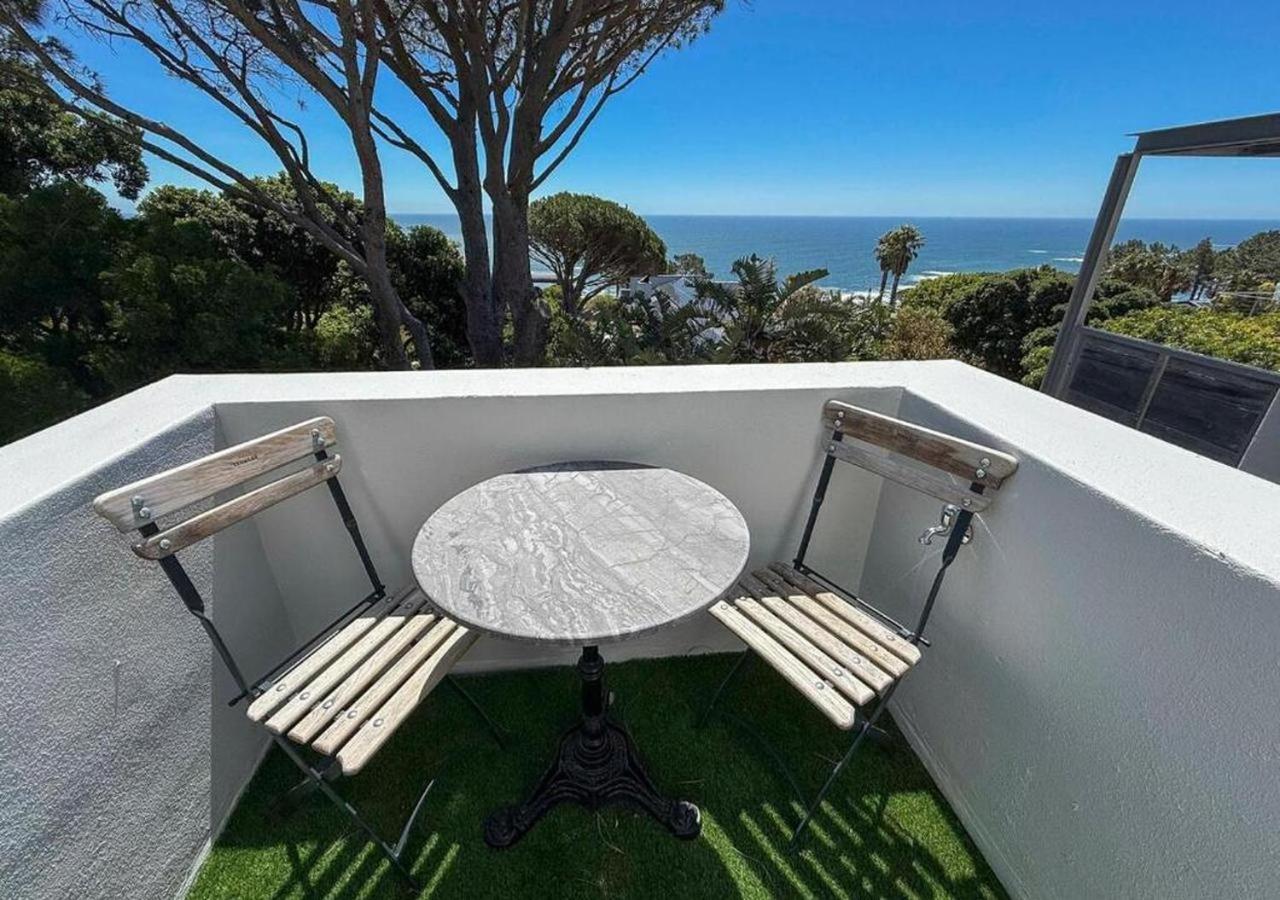 Gryphon House Camps Bay * Cape Town
