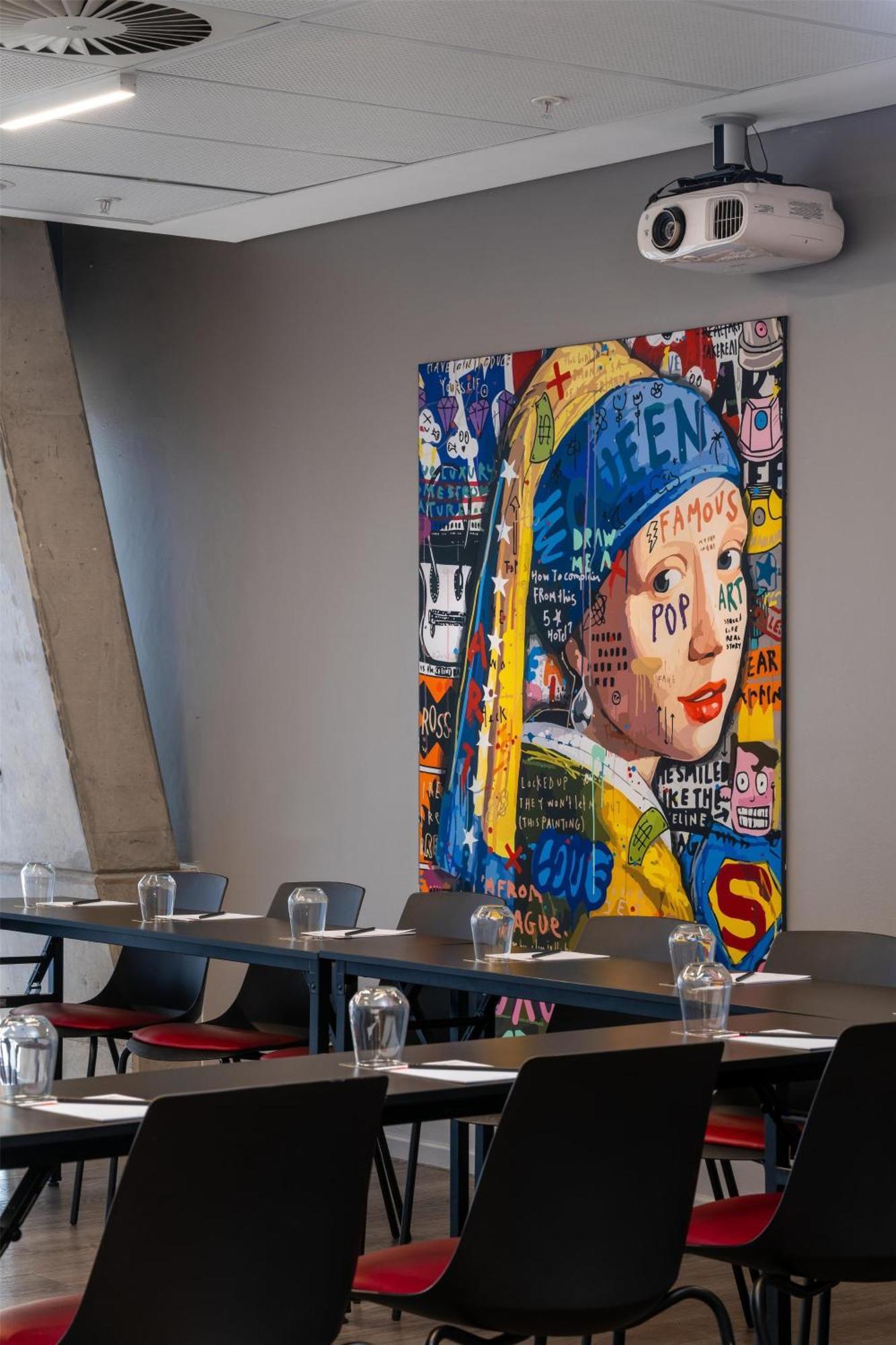 Radisson Red V&a Waterfront 3* Cape Town