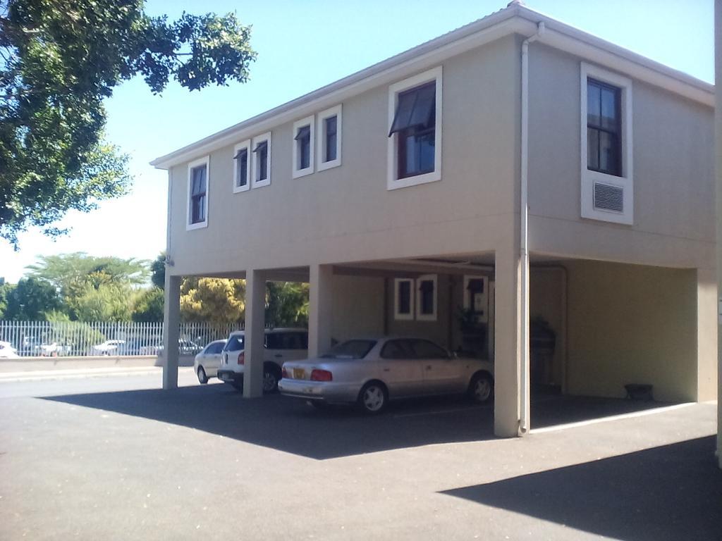 Bread And Barrel Bellville Guest house Cape Town