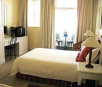 Avanti Bed & Breakfast 3*