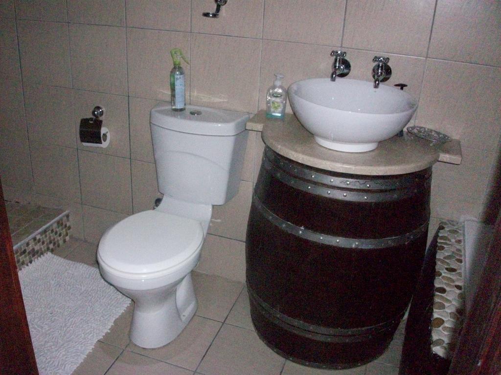 Guest house Bread And Barrel Bellville 4*