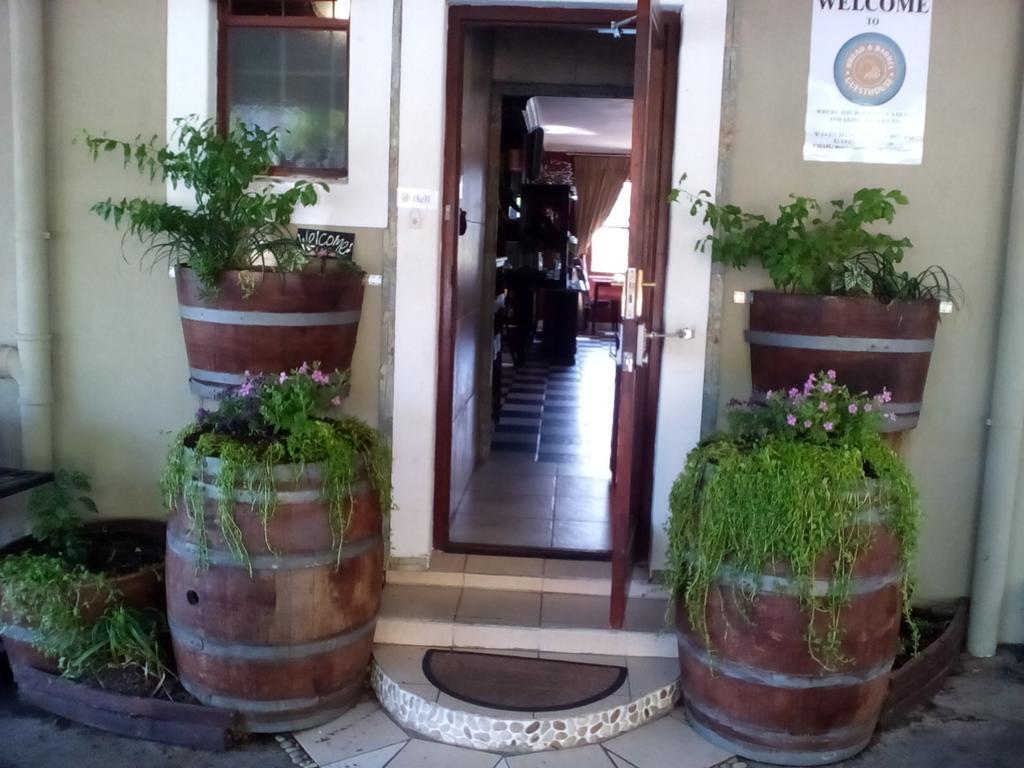 Guest house Bread And Barrel Bellville 4*