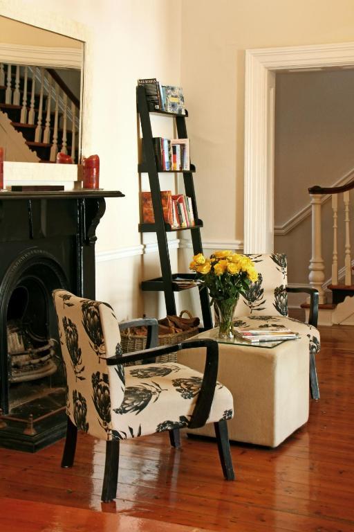 Guest house Nine Flowers Cape Town