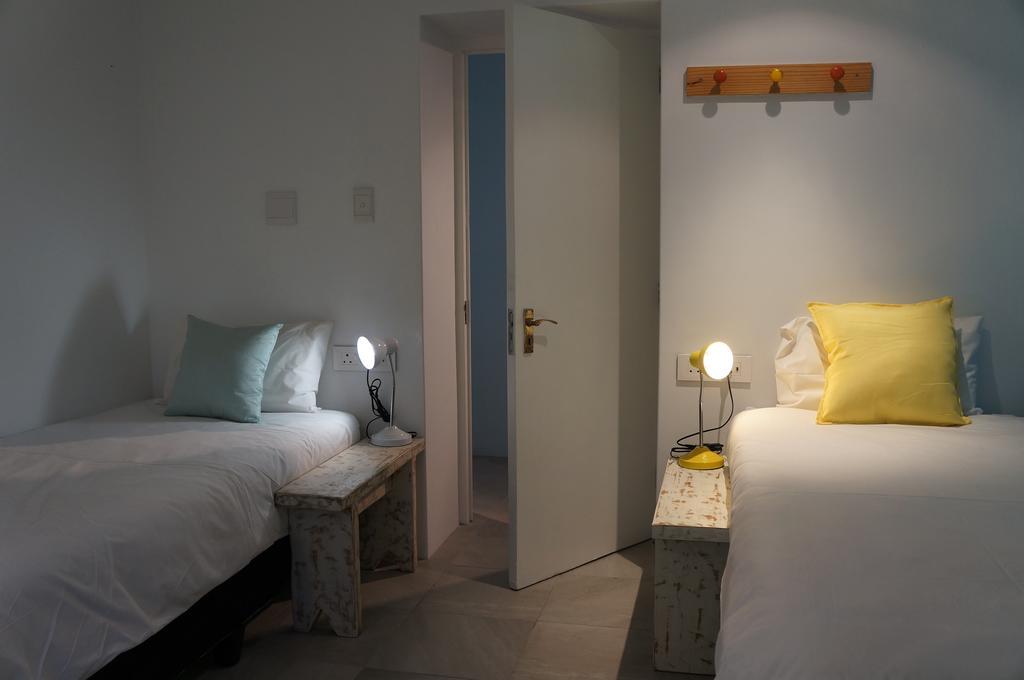 Atlantic Point Backpackers * Cape Town