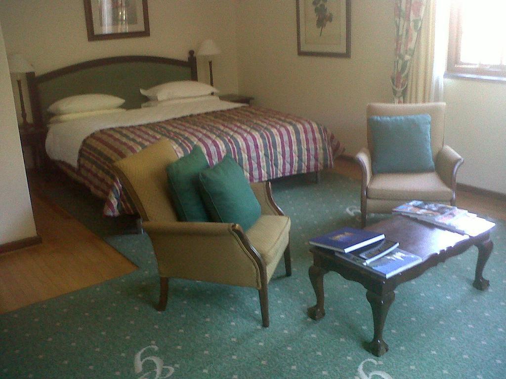 Hotel Greenways Cape Town
