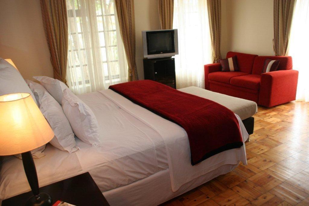 Fahrenheit Guest house 3*
