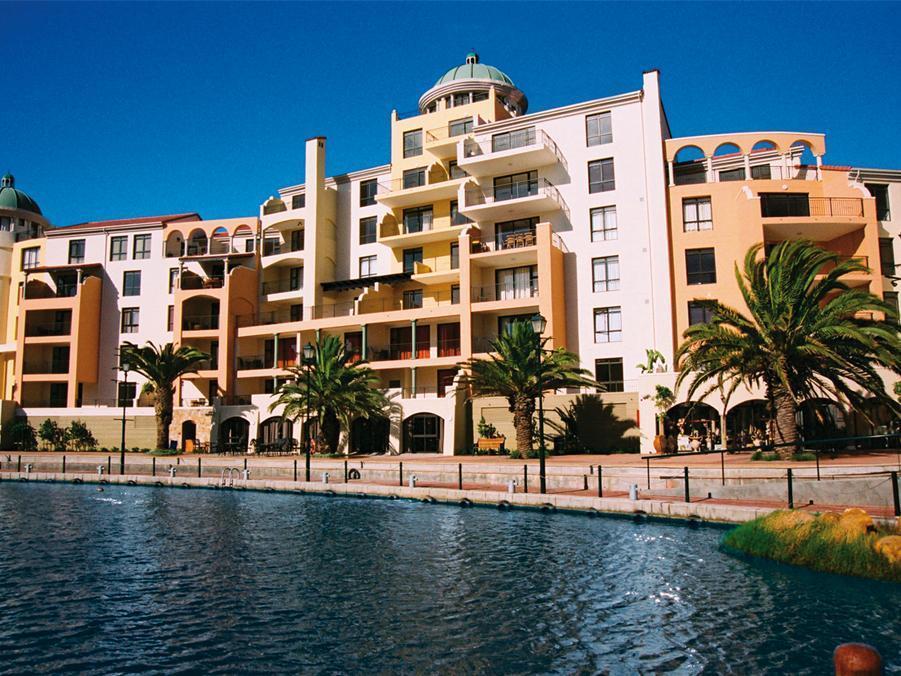 Island Club & 4*