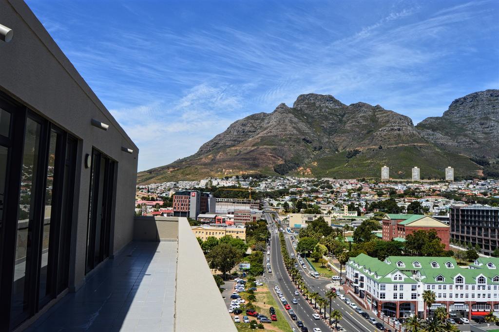 Urban Oasis At The Four Seasons Cape Town