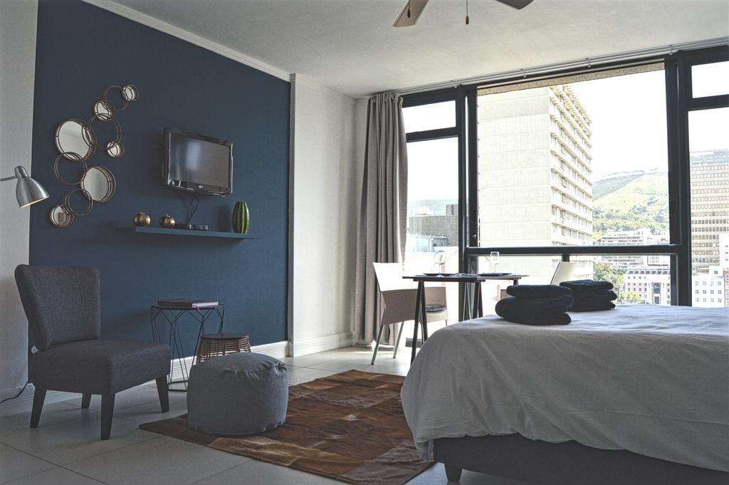 Apartment Urban Oasis At The Four Seasons Cape Town
