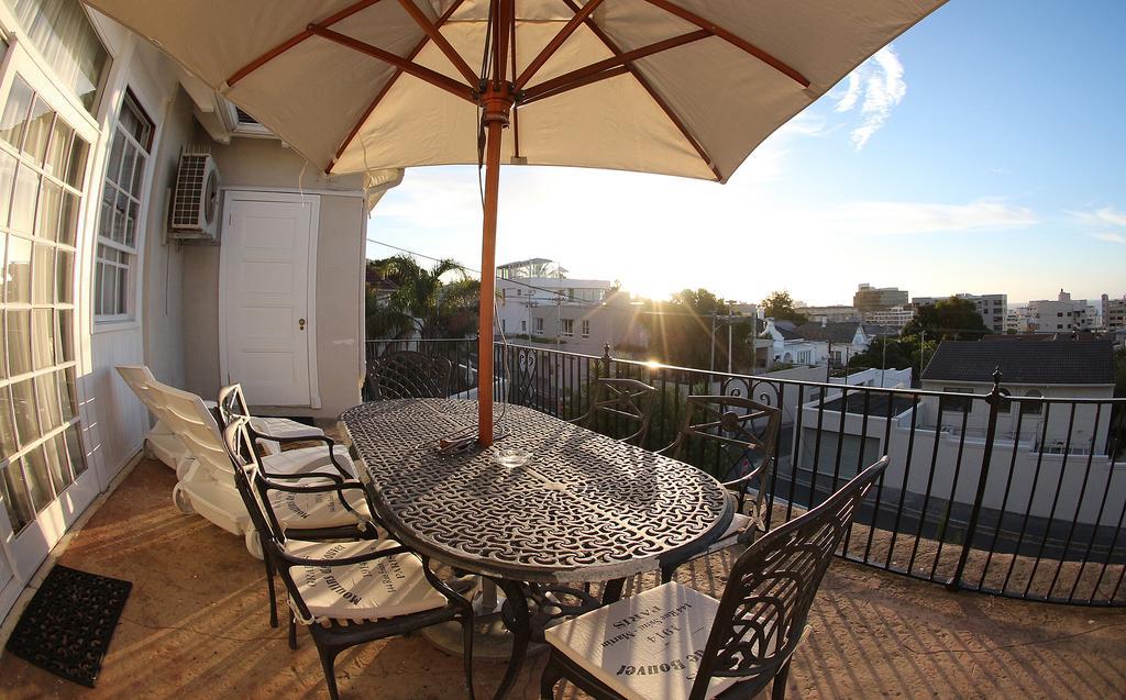 Guest house Rhonda's Manor 4*