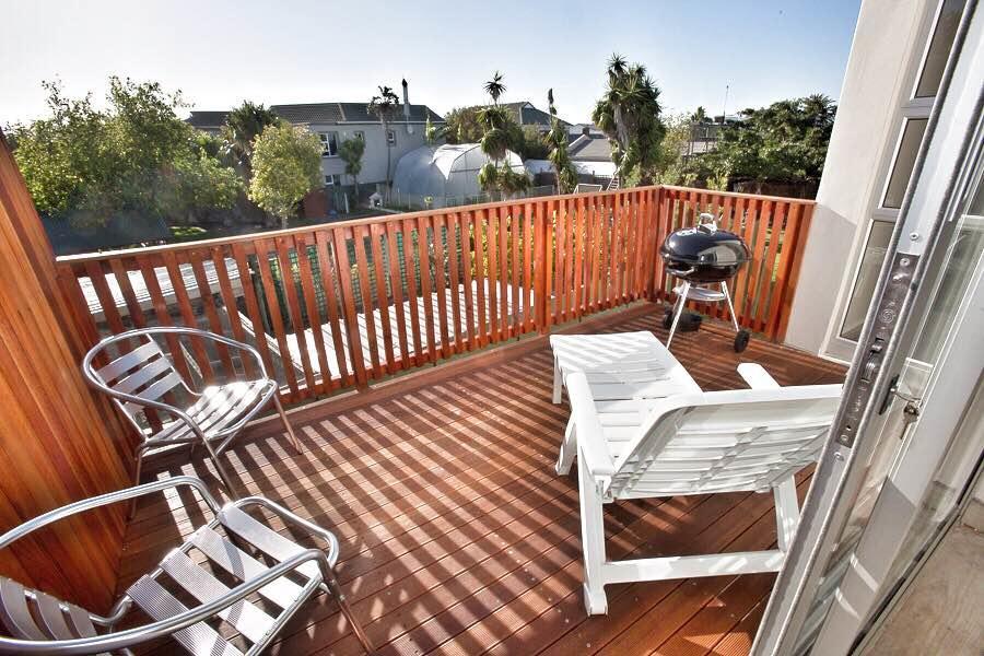 Lamabeach Farm * Cape Town