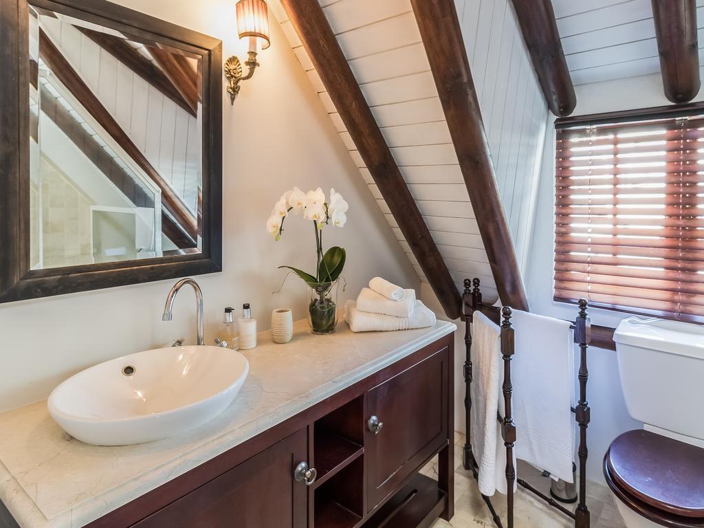 The Manor House Guest house 3*