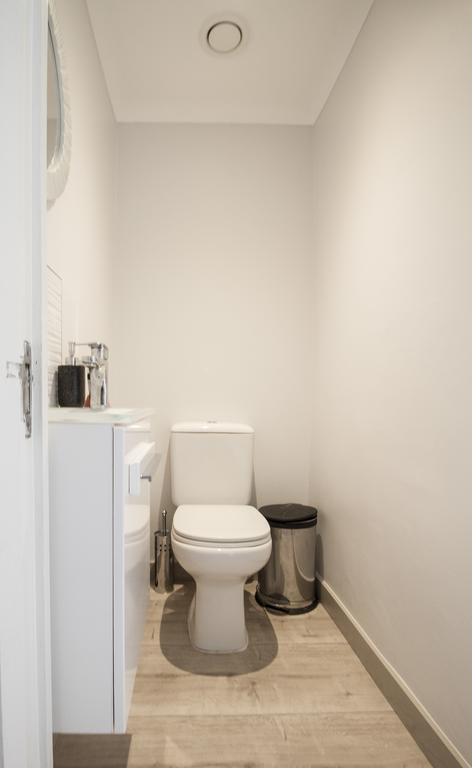 Trendy, Modern Centre Apartment *