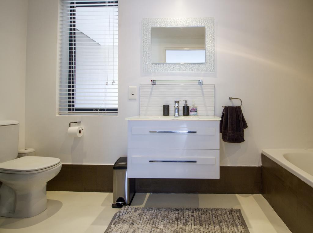 Trendy, Modern Centre Apartment