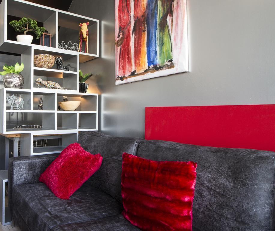 Trendy, Modern Centre Apartment Cape Town
