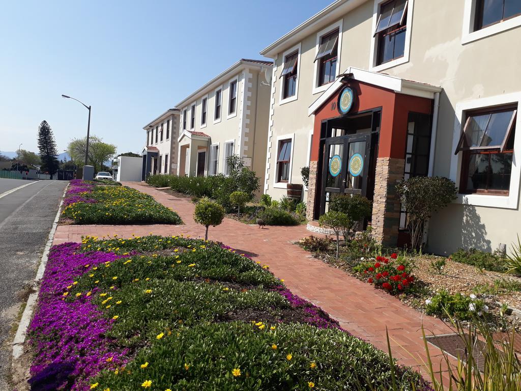 Bread And Barrel Bellville Guest house 4*