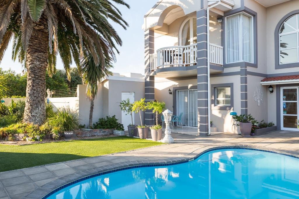 Atlantic Beach 3* Cape Town