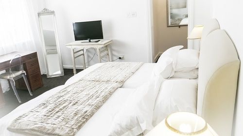 Rhonda's Manor 4*