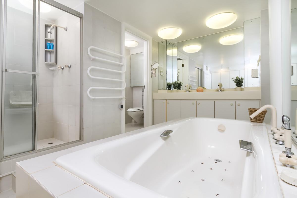 Classic Clifton Apartment