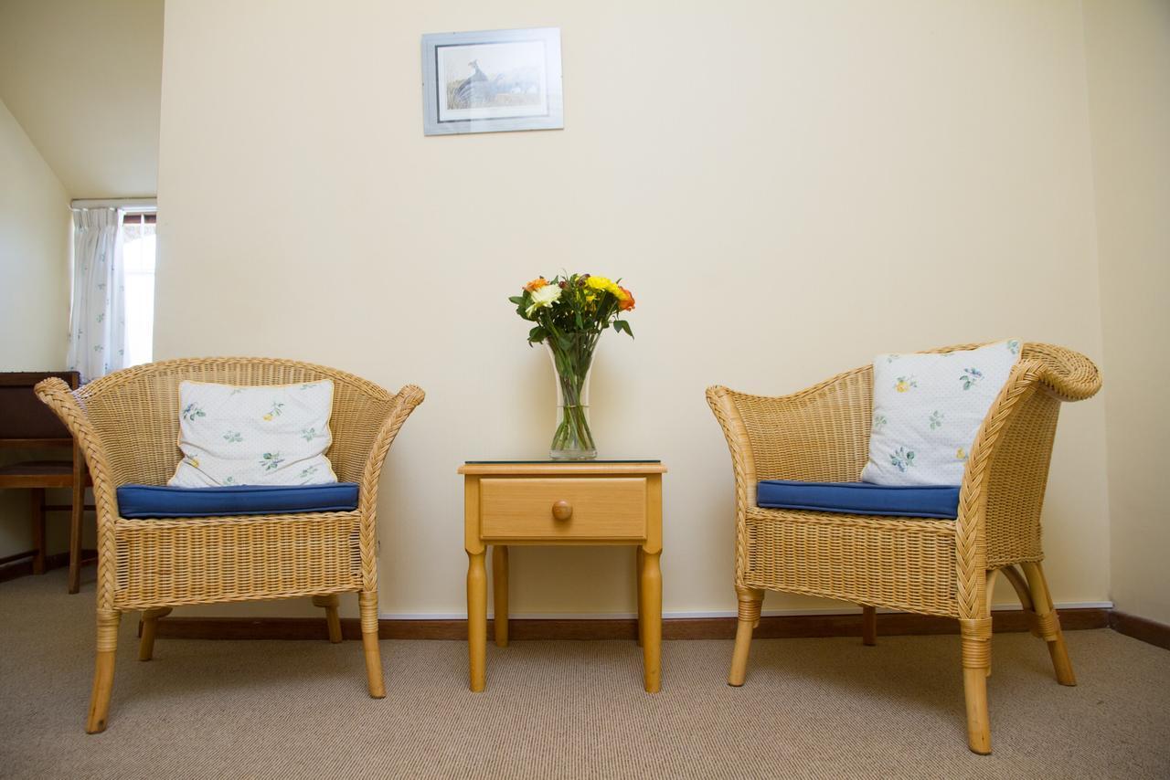 Howards End Manor 3*