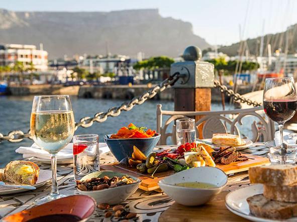 Jackie O Classic Luxury Yacht & Boutique Botel