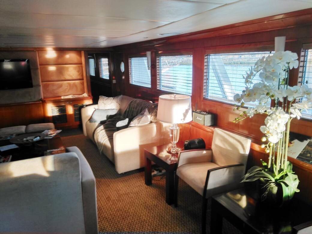 Jackie O Classic Luxury Yacht & Boutique Cape Town