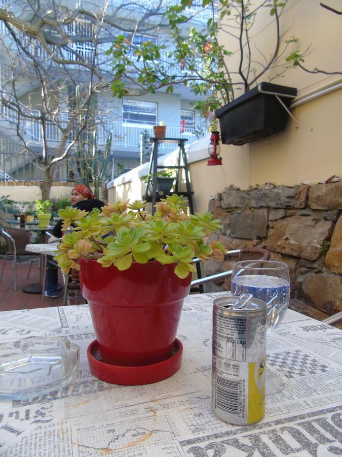 Oak Backpackers Hostel Cape Town