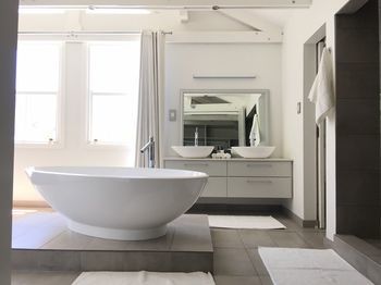 Cricklewood Place - Luxury Holiday Homes *