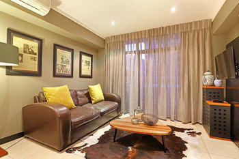 Cape Eazi Stayz Icon Hotel