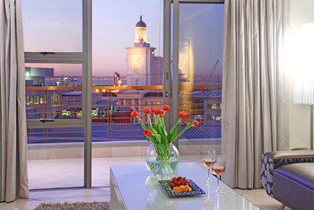 Cape Eazi Stayz Icon Hotel 4*