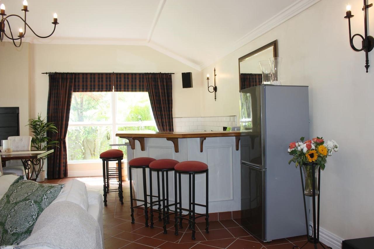 Camelot In Constantia Bed & Breakfast Cape Town