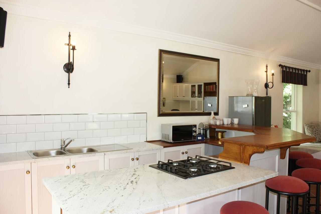 Bed & Breakfast Camelot In Constantia