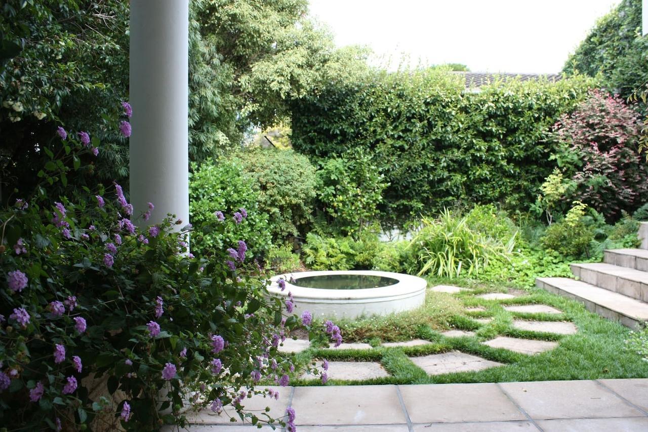 Camelot In Constantia Bed & Breakfast Cape Town