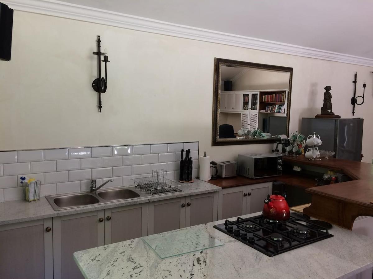 Camelot In Constantia Bed & Breakfast Cape Town