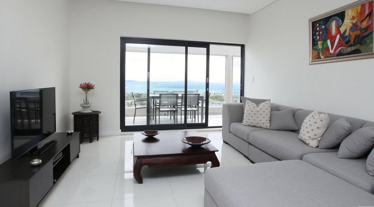 Apartment 43 Ocean View Drive Point *