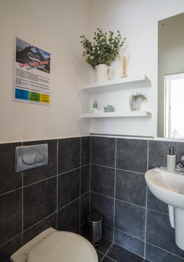 Wanderlust's Way Guest house Cape Town