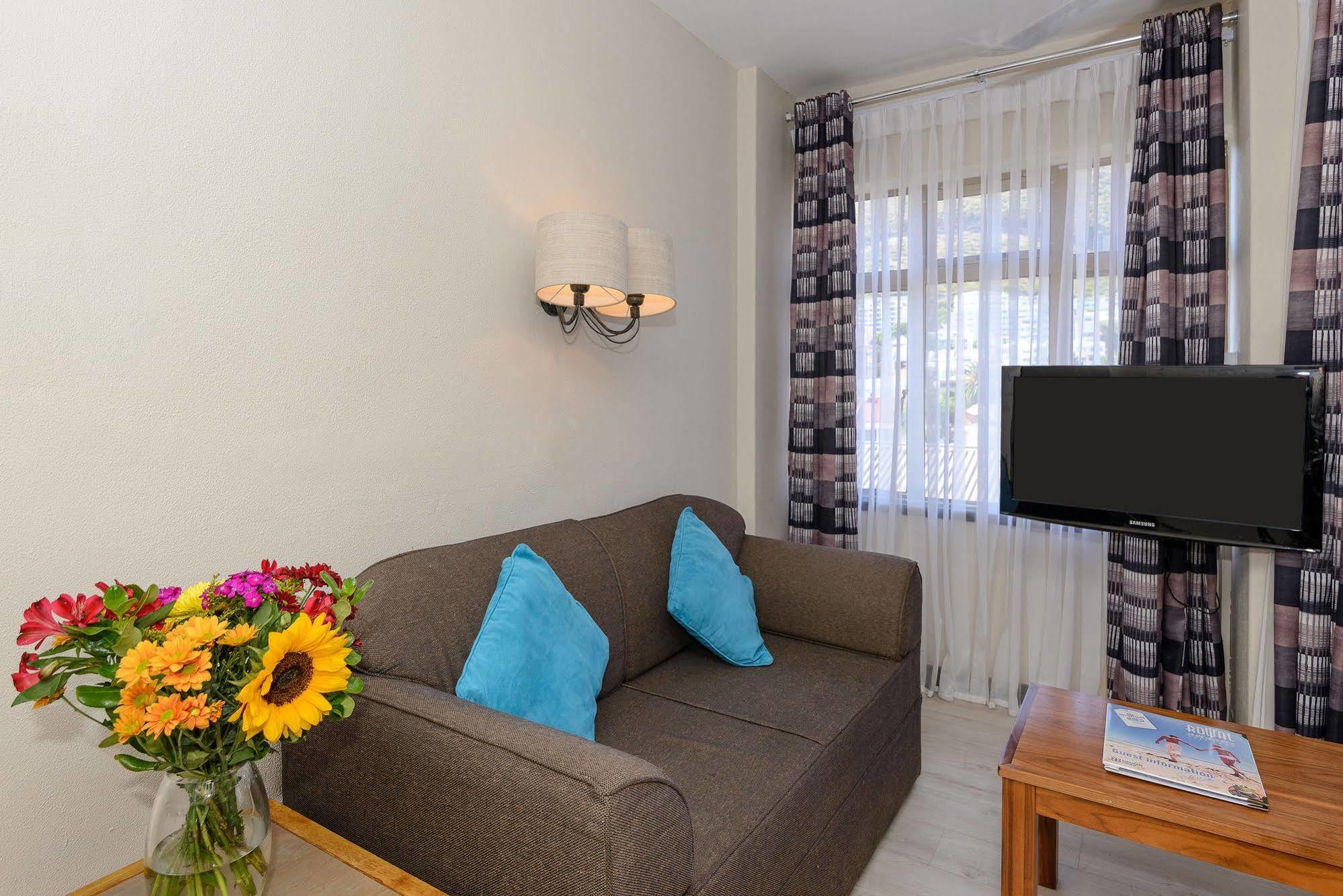 Royal Atlantic Aparthotel 3*
