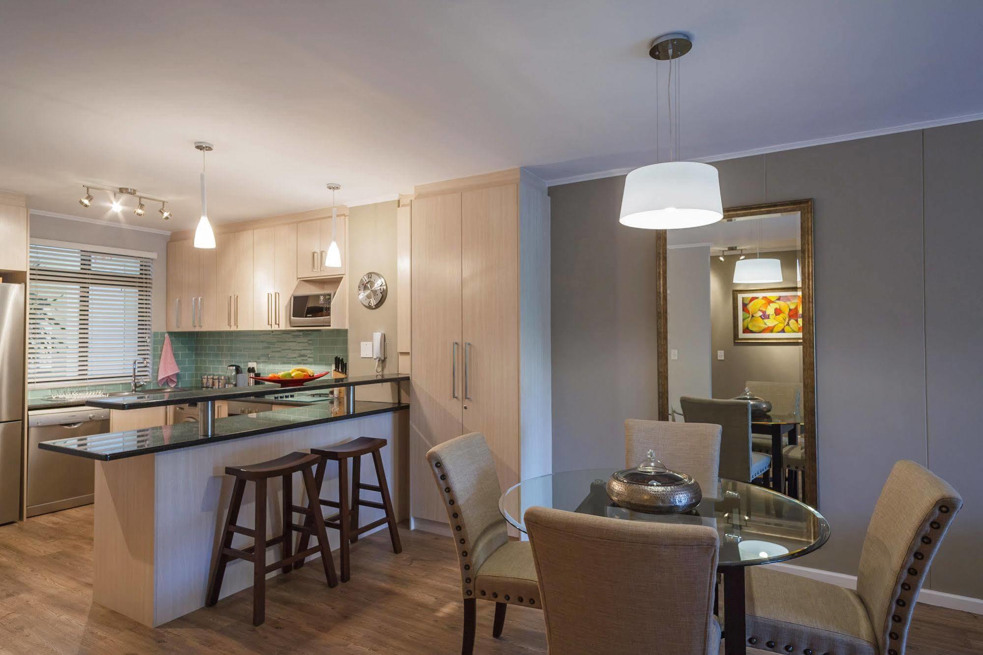 Aparthotel Island Club & Cape Town