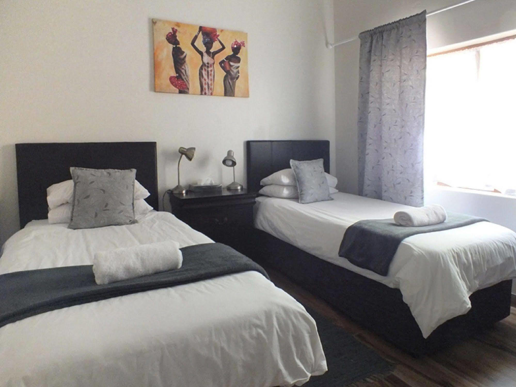 A Sunflower Stop Backpackers Albergue *