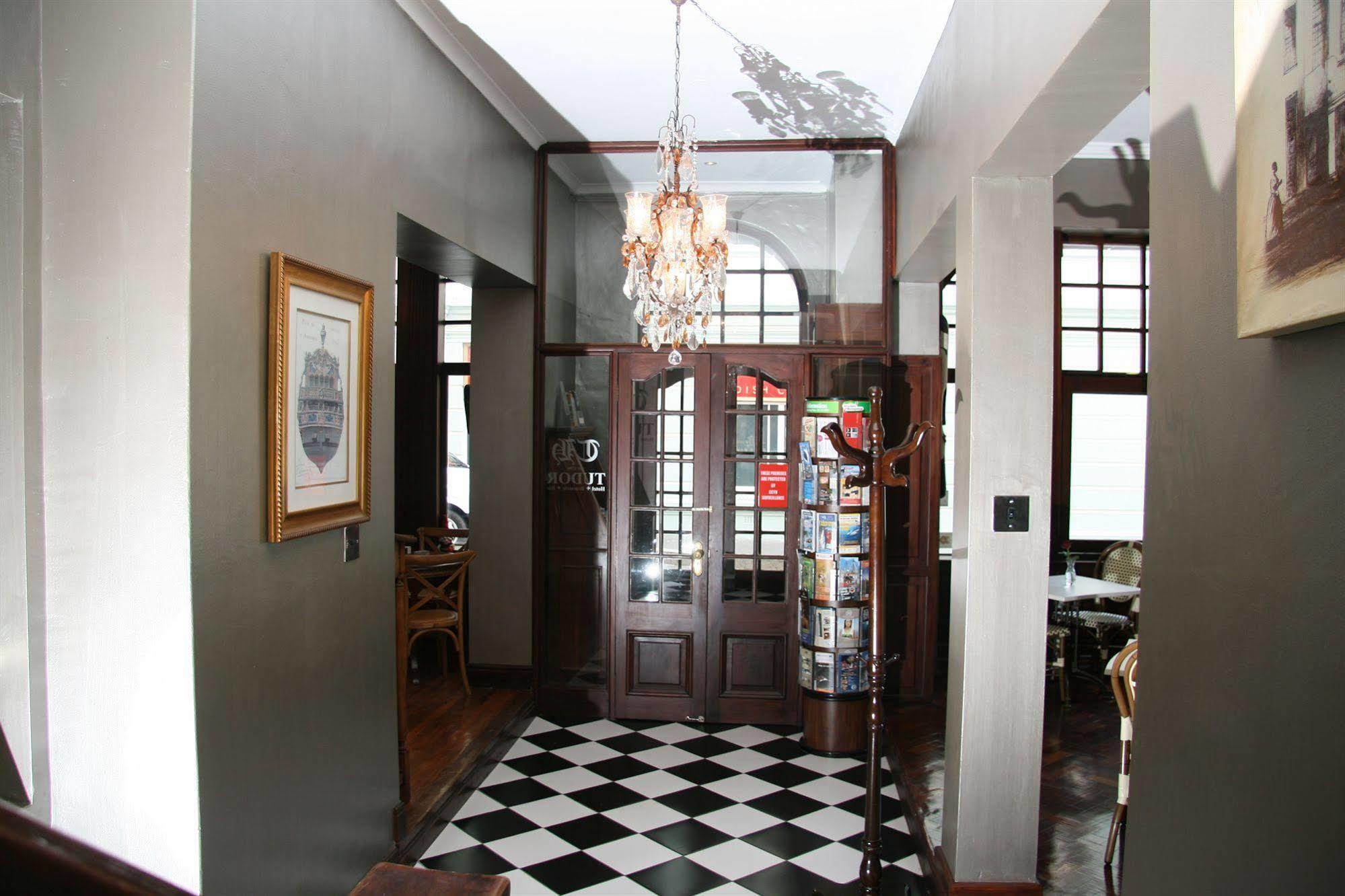 Hotel Tudor