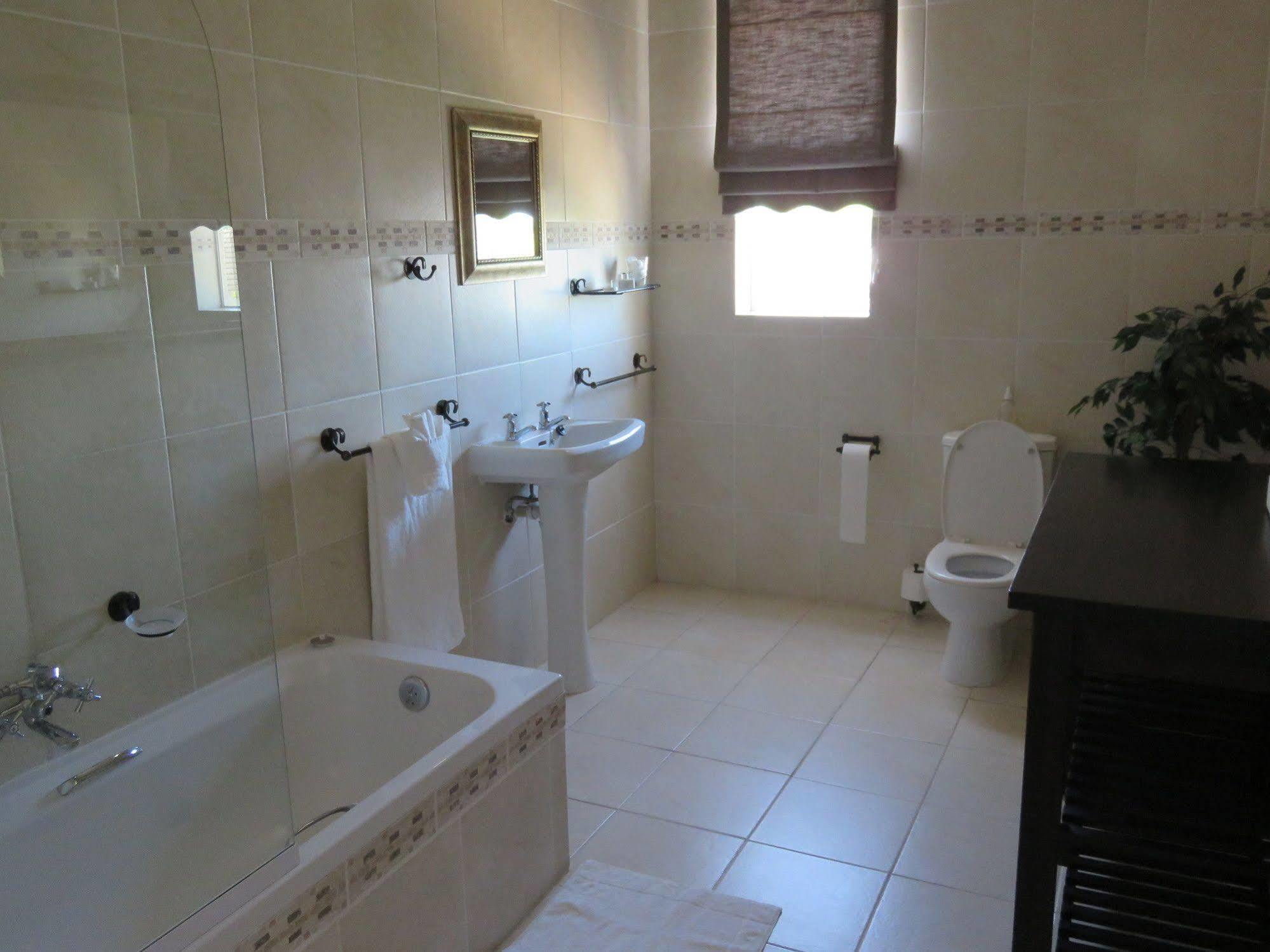 Caxton Manor Bed & Breakfast