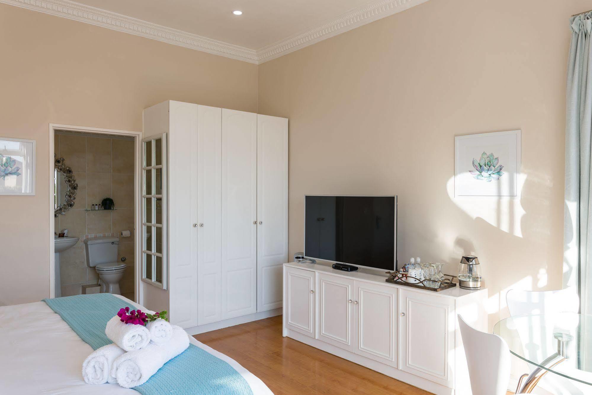 Atlantic Beach 3* Cape Town