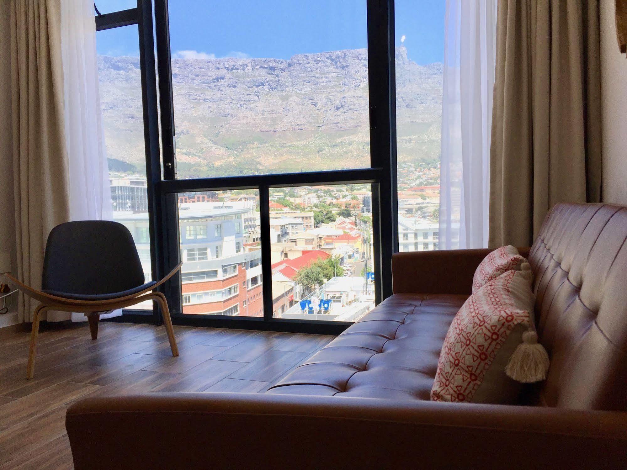 Urban Oasis At The Four Seasons * Cape Town