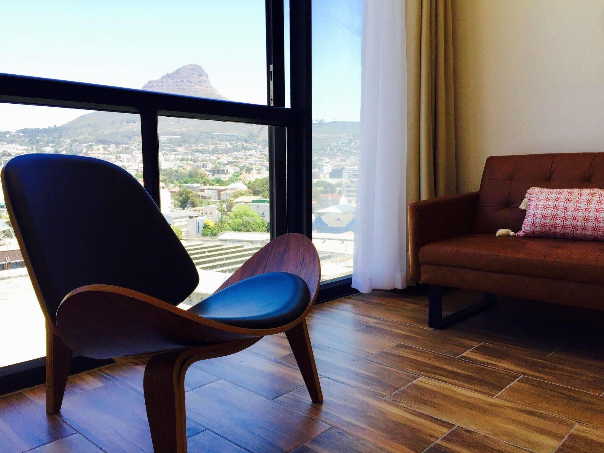 Urban Oasis At The Four Seasons Apartment Cape Town