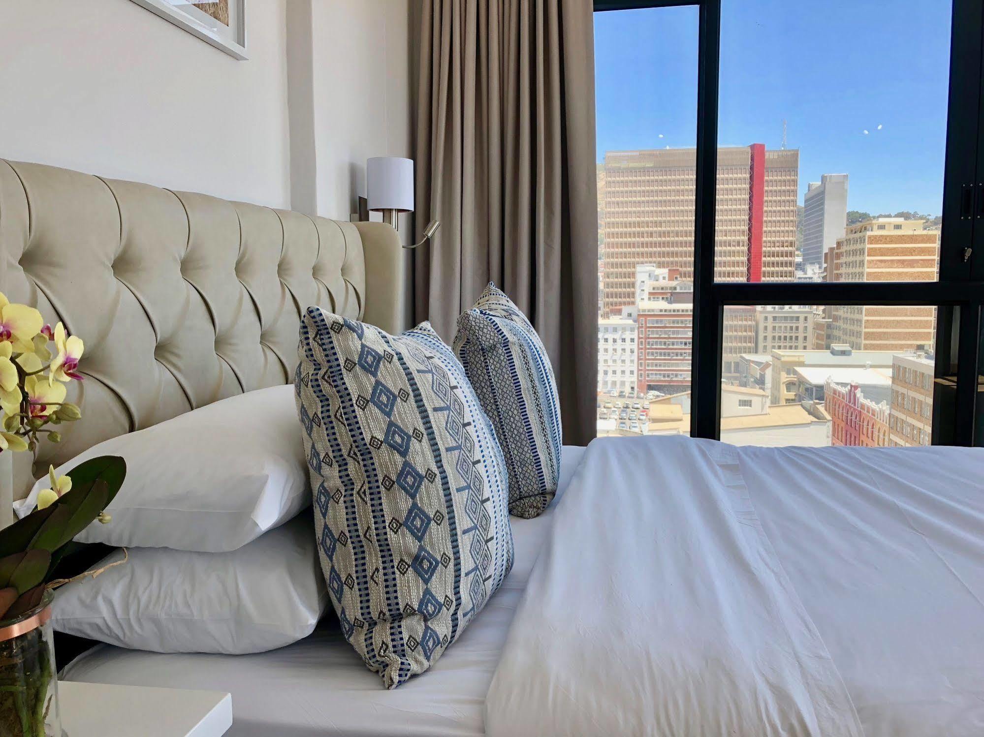 Apartment Urban Oasis At The Four Seasons