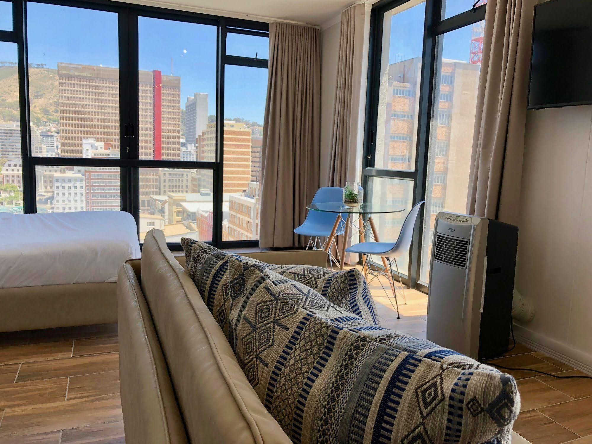 Urban Oasis At The Four Seasons * Cape Town