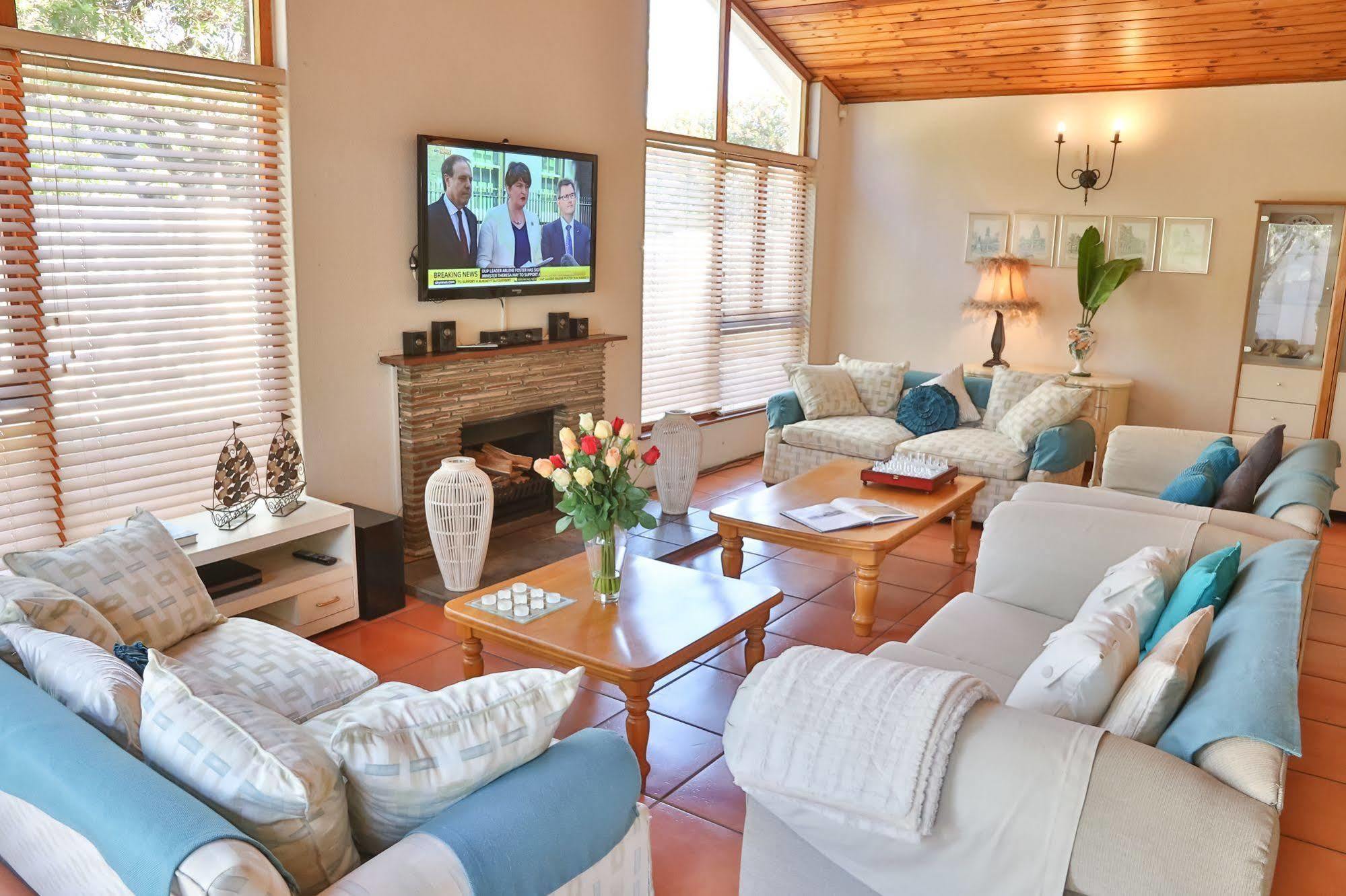 Baywatch House Bed & Breakfast Cape Town