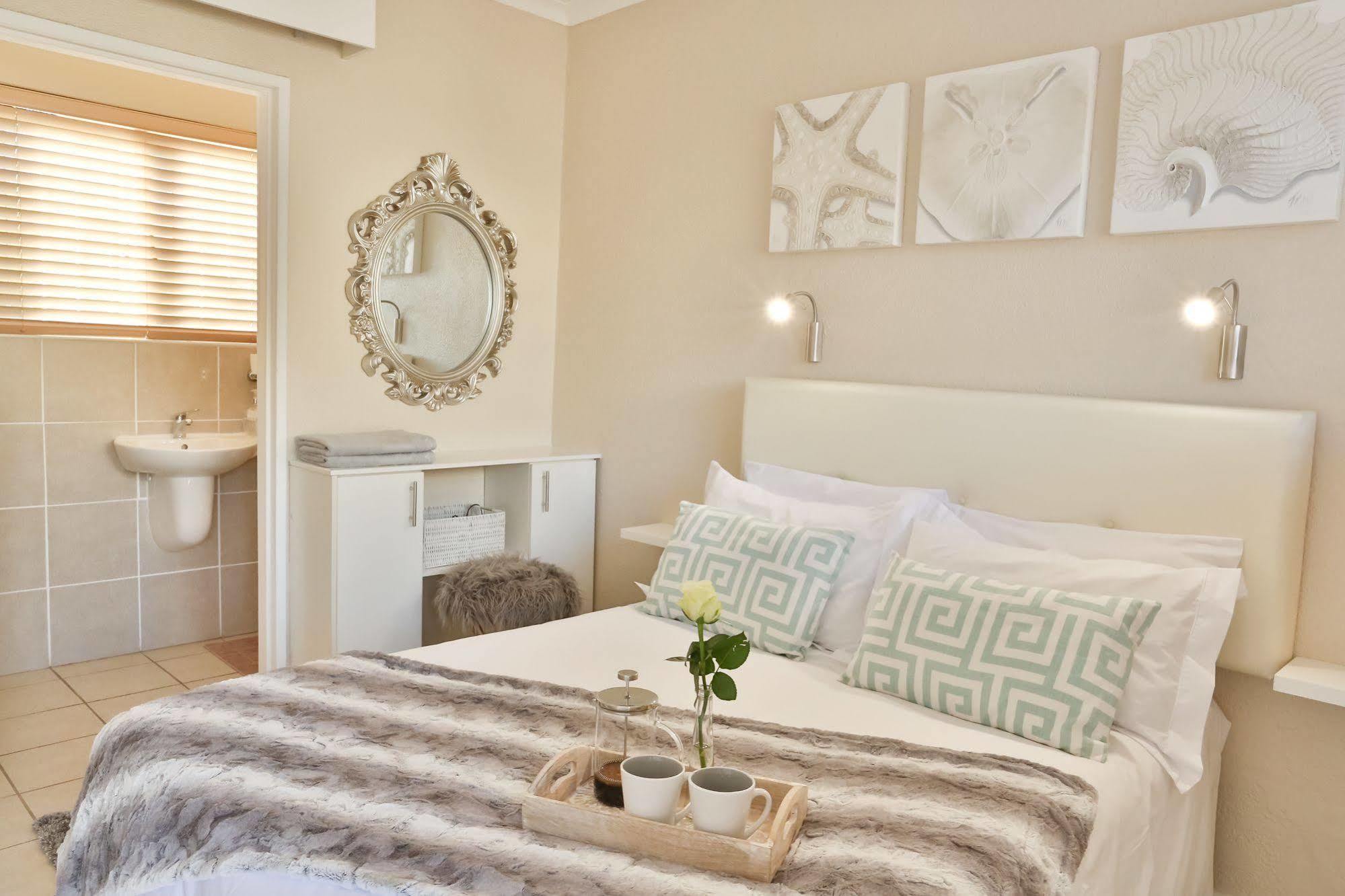 Baywatch House Bed & Breakfast Cape Town