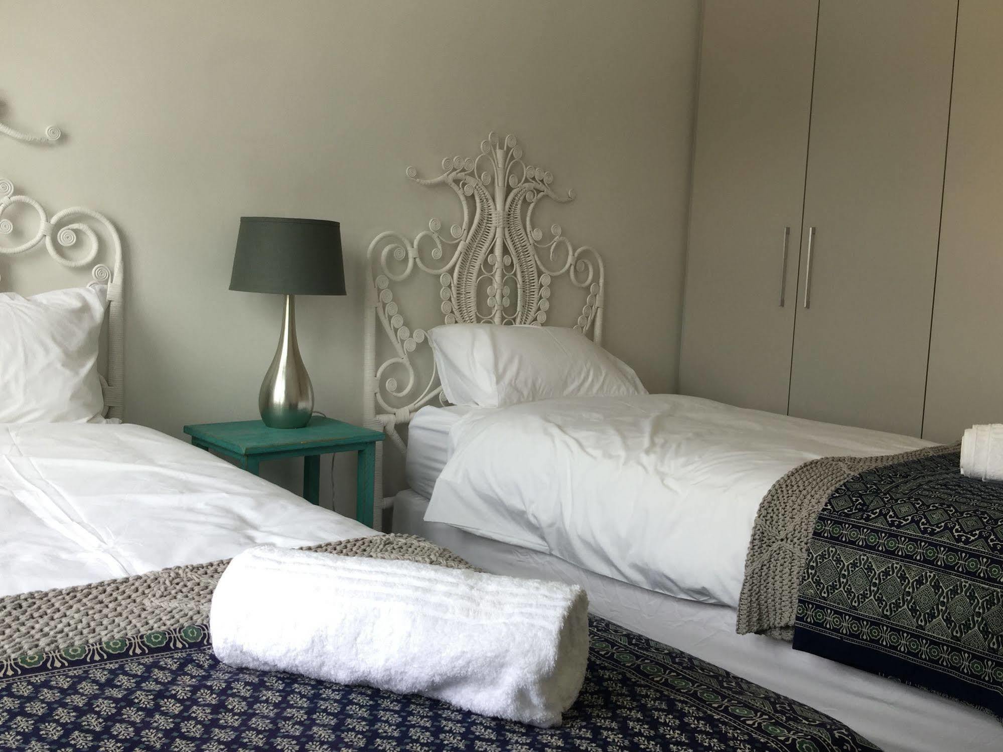 Cricklewood Place - Luxury Holiday Homes Villa *