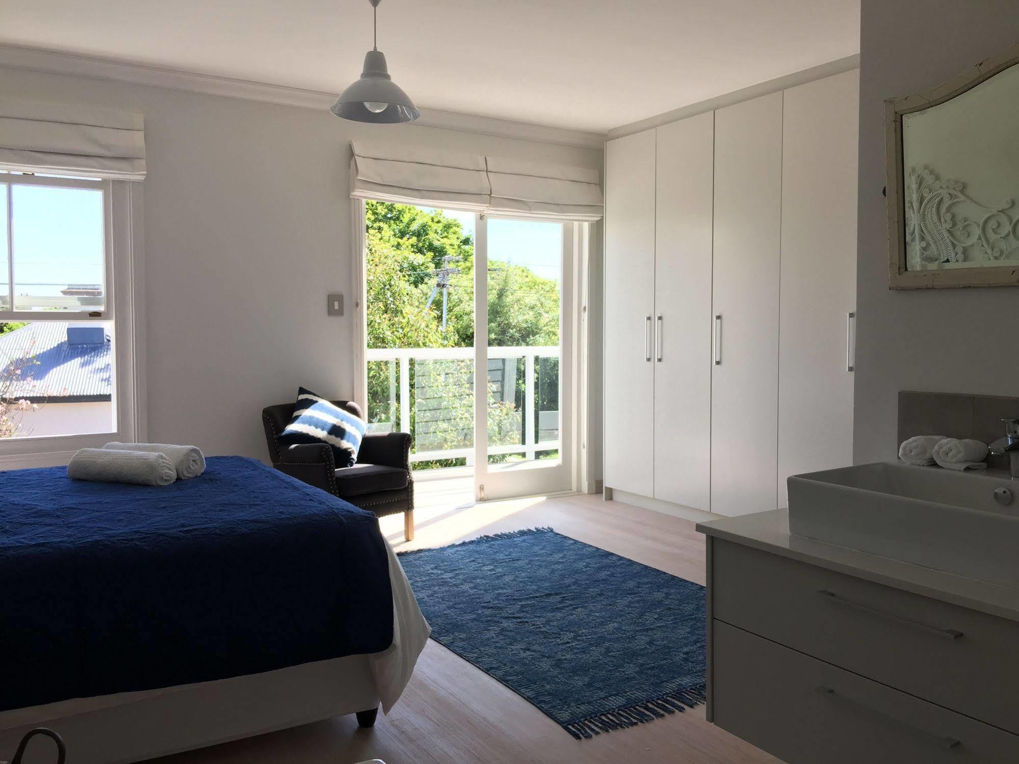 Villa Cricklewood Place - Luxury Holiday Homes